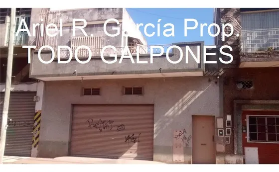 Galpón Interno Con Local De Ventas Y Vivienda En Planta Alta.