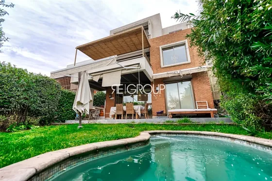 Casa En Condominio En Venta De 5 Dorm. En Lo Barnechea
