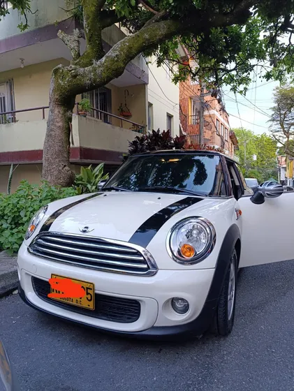 Mini Cooper R56 1.6 Coupe