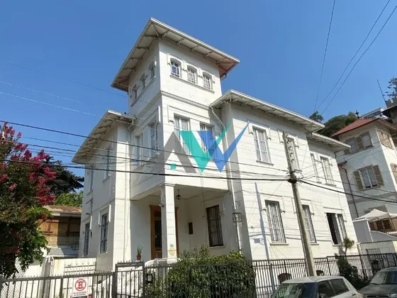 Bella Casona Ideal Para Actividades De Educación / Turismo
