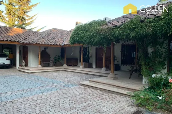 Casa En Venta En Lo Curro Vitacura Via Roja