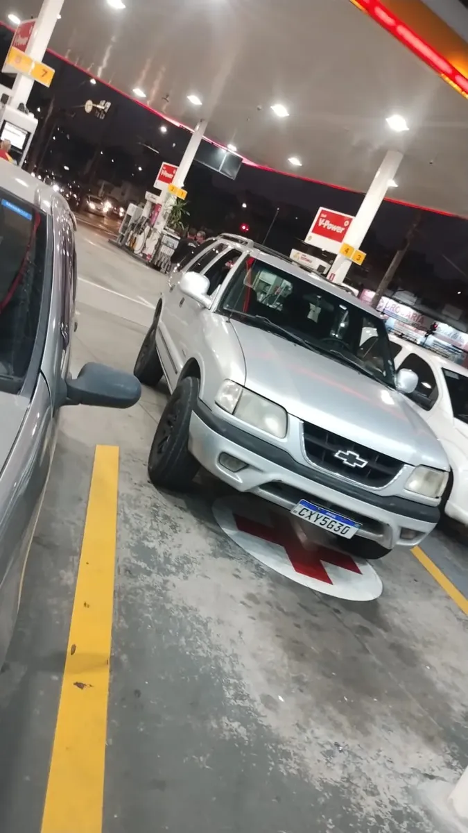 Chevrolet Blazer 2000 4.3 V6 Dlx 5p — foto 2