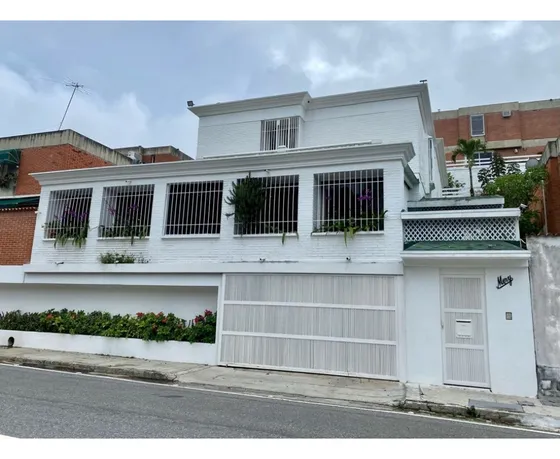 Vendo Casa 234m2 4h/4b/2p Los Naranjos 5922