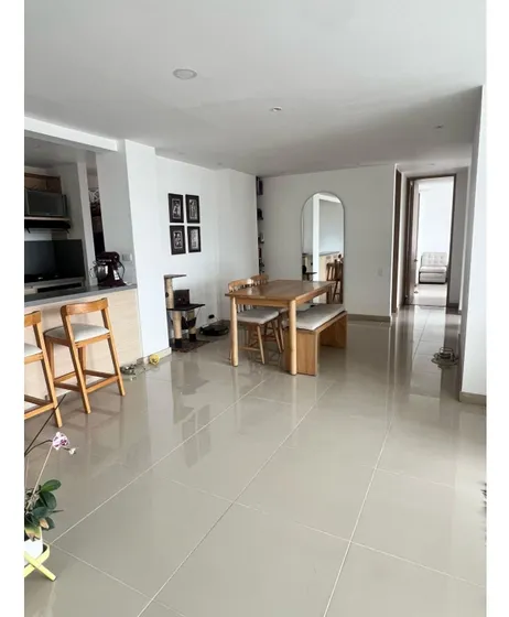 Apartamento En Venta Con Vista, Zona Plana, Barrio Jardines, Envigado
