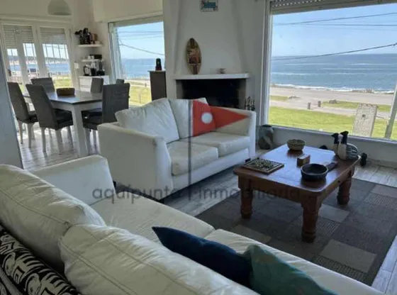 Casa Frente Al Mar En Punta Colorada