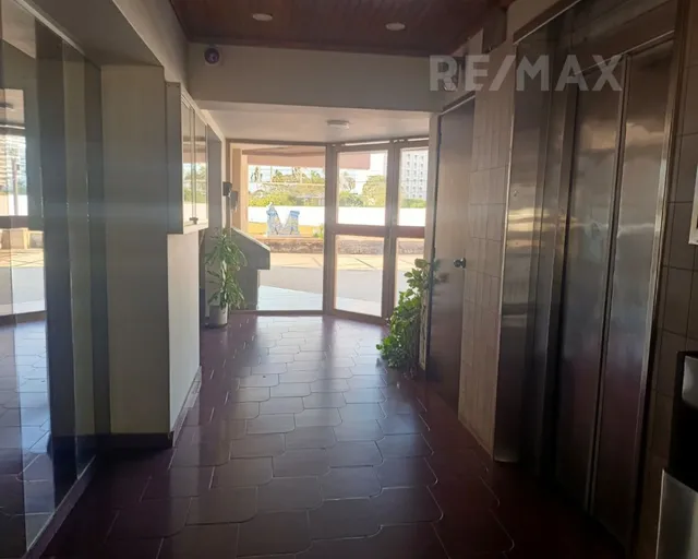 Apartamento Tipo Estudio Edificio Farallon, Con Vista Al Mar Y Centrico, Calle Marcano Porlamar Isla De Margarita ,cercano Colegios, Farmacias, Clinicas Y Centros Comerciales, Restaurantes