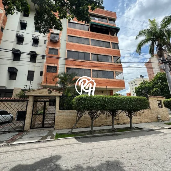 Penthouse En Alquiler En La Urb. La Soledad, Maracay