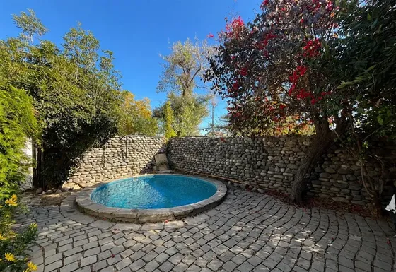 Preciosa Casa Colonial 5d/3b, Piscina Y Sauna En Las Condes