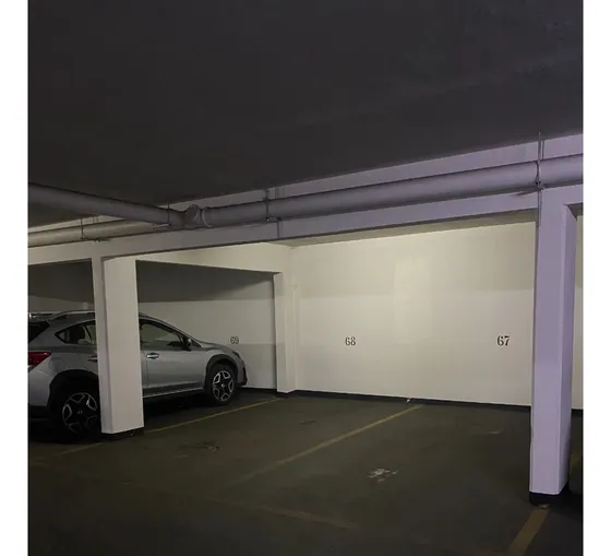 Excelente Estacionamiento Cubierto En El Golf Las Condes