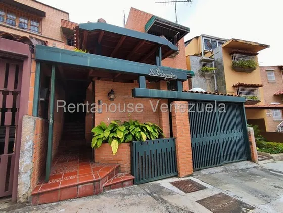 Casa Con 2 Anexos En Alqu8iler En Lomas De Prados Del Este 25-20127 Cs