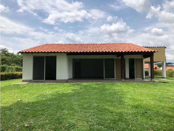 Casa Campestre En Arriendo,  Condominio Via El Caimo