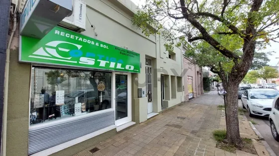 Casa Y Locales En Venta En Rafaela, Céntrico