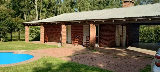 Casa-quinta, Parque Sicardi. Reunión Familiar.-