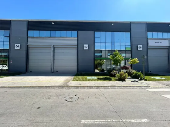 Bodega Comercial - 3 Pisos Arriendo Ventisqueros