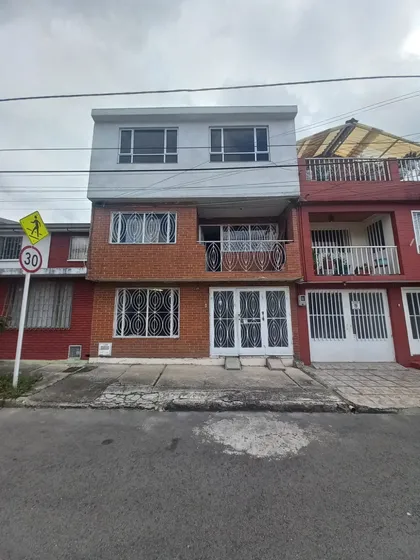 Se Vende Casa En El Minuto De Dios De 220 Mt2