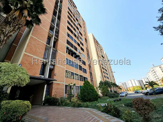 Apartamento En Alquiler En Bosque Alto Maracay 25-18701 Irrr