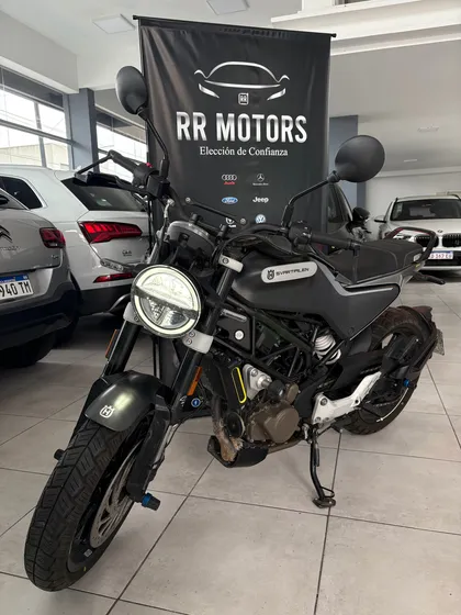 Husqvarna Svartpilen 200
