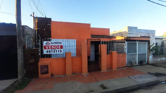 Propiedad Compuesta | 3 Dormitorios | Departamento De 1 Dormitorio Al Fondo | Fray Luís Beltrán