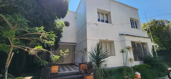 Casa Familiar 5d/3b Estilo Contemporáneo A Pasos De Pocuro