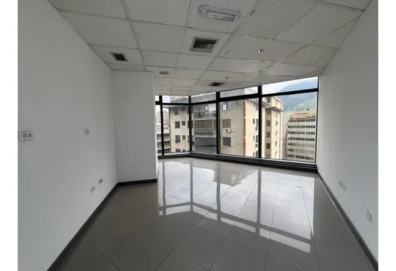 Se Alquila Oficina 690m² Los Palos Grandes 