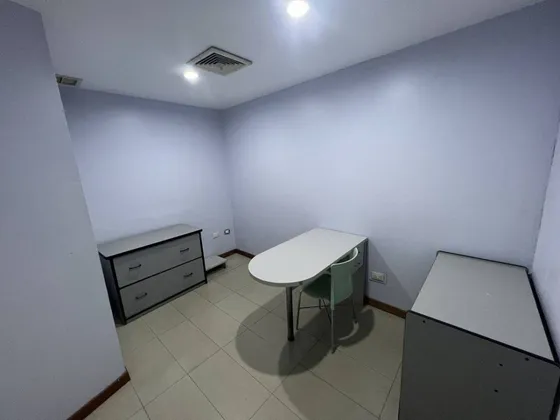 En Venta Y Alquiler Local Propio / Amoblado / Centro Médico En Guaparo. Mr.