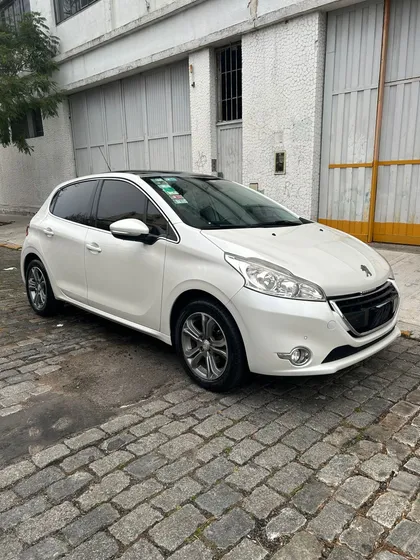 Peugeot 208 1.6 Feline