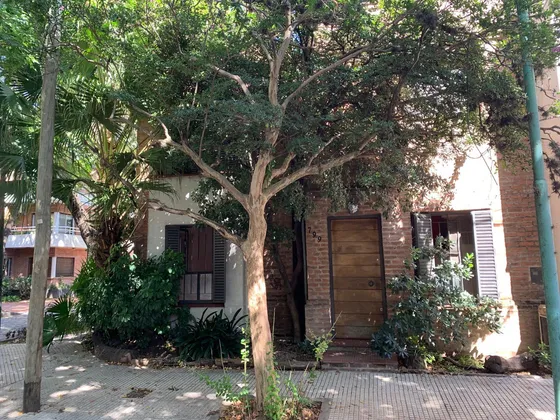 Duplex En Venta De 3 Ambientes Con Cochera En Temperley Oeste