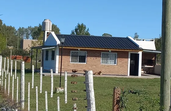 Hermosa Casa De 3 Ambientes. Construcción En 30 Días Sin Anticipo- En Ladrillos Y Hormigón