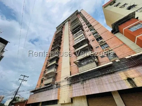 Cf Amplio Apartamento De 3 Habitaciones A La Venta En Zona Centro De Maracay!! Listing 26-4944