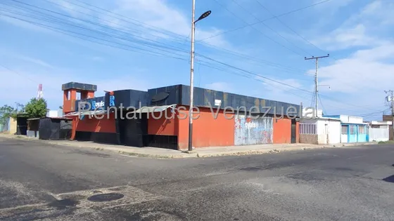 Venta De Local Comercial Ubicado En Caja De Agua 