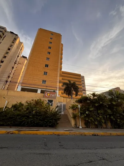 Apartamento En Venta, Lechería: Tu Refugio Urbano En C.r Coral Suite