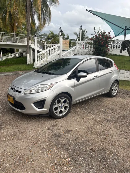 Ford Fiesta 1.6 Hatchback Mecánica