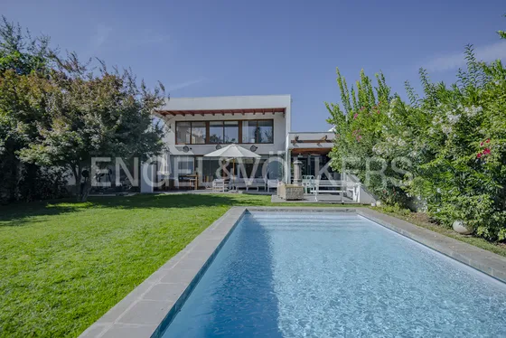 Excelente Casa Mediterránea En Condominio
