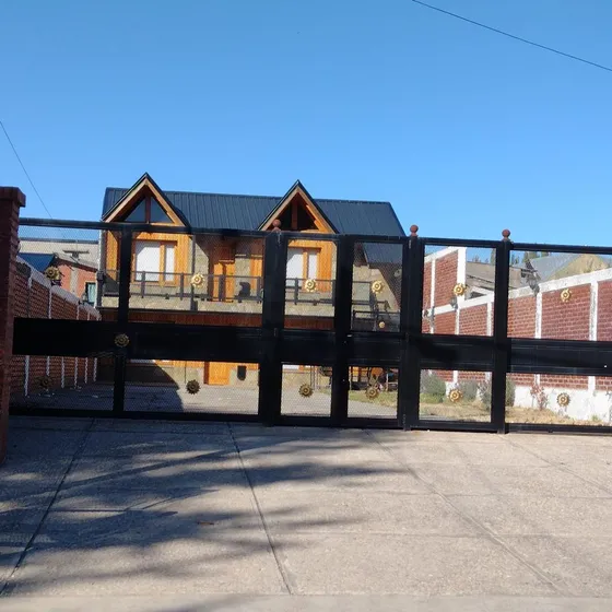 Dúplex En Venta - 2 Dormitorios 2 Baños - 320mts2 - San Martín De Los Andes