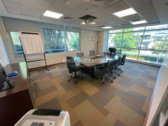 Oficina Amoblada En Arriendo En Nueva Costanera 292 M2