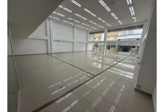 Alquiler Local Comercial Moderno Centro - Sector Plaza De Bolivar