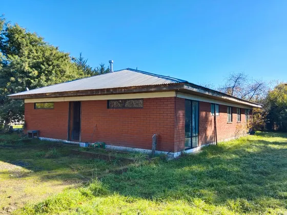 Se Vende Parcela Con Casa Y Galpones