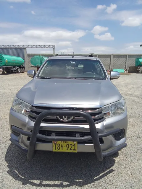 Toyota Hilux Full
