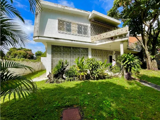 Se Vende/alquila Casa 890m² 4h+2s/3b+1s/3e Los Palos Grandes