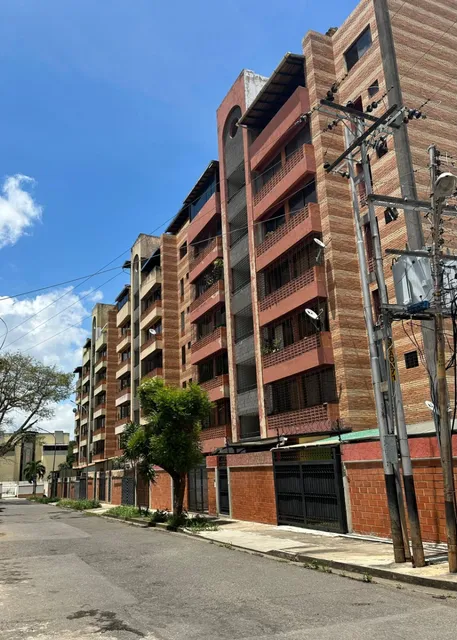 Apartamento Res. Almendron Suites Amoblado 