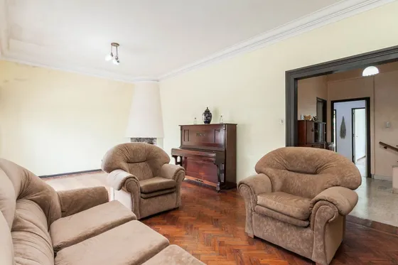 Venta Urgente - Ph 4 Dormitorios En Lanus Centro 