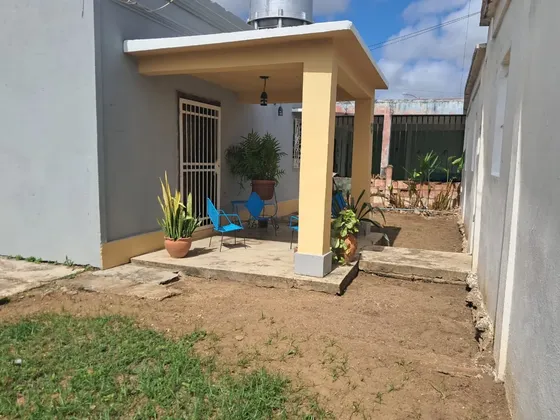 Esta Propiedad Posee Un Anexo Adicional: Cuenta Con Una Habitacion Independiente, Cocina, Baño, Con Potencial Para Alquiler.