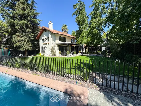 Casa En Venta De 5 Dorm. En Lo Barnechea