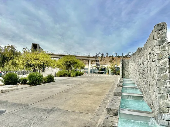 Colegio Craighouse / Fundo La Dehesa / Los Bravos 