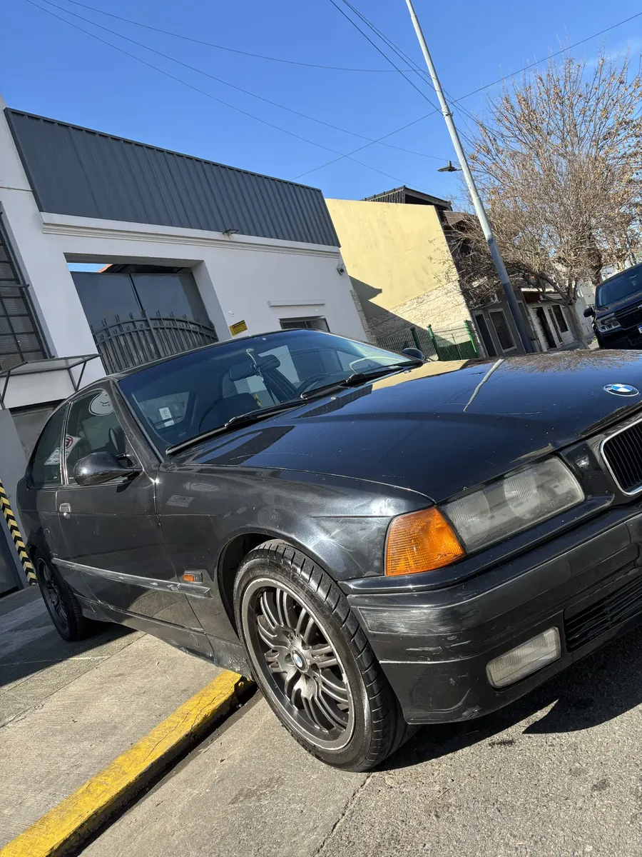BMW Serie 3 318i