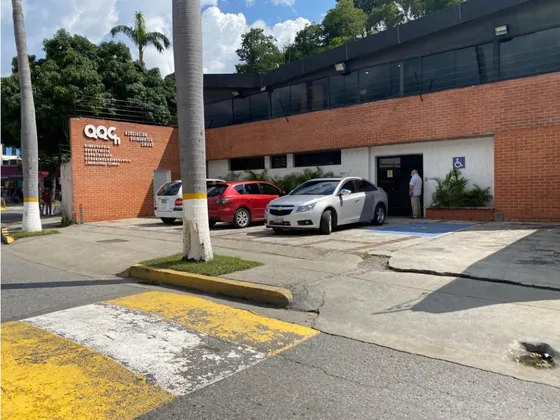 Se Vende Casa  Comercial 800m2,chuao.