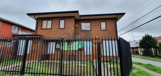 Casa En Arriendo De 2 Dorm. En Valdivia