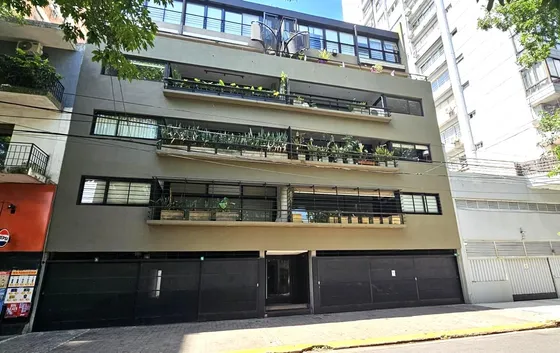 Venta Exclusivo 2 Amb Al Frente En Cañitas Cochera Fija Y Baulera Apto Credito Hipotecario.