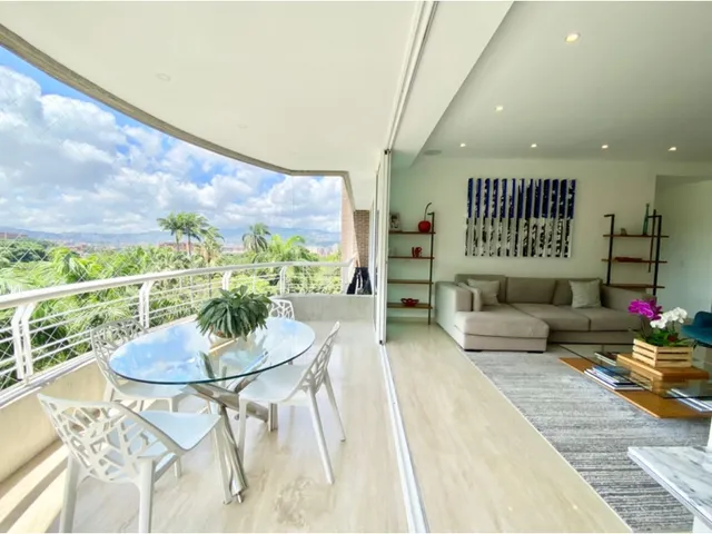 Se Vende Apto 240m² 3h+s/4b+s/4p Los Chorros