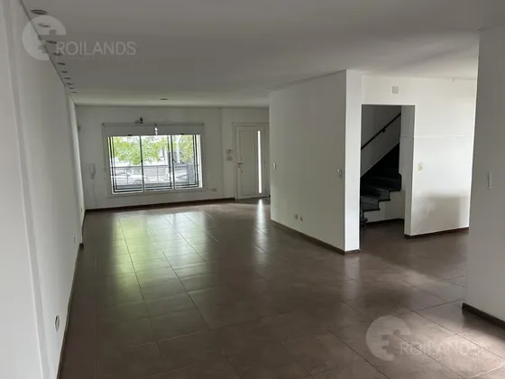 Alquiler Casa 4 Ambientes En  Barrio River